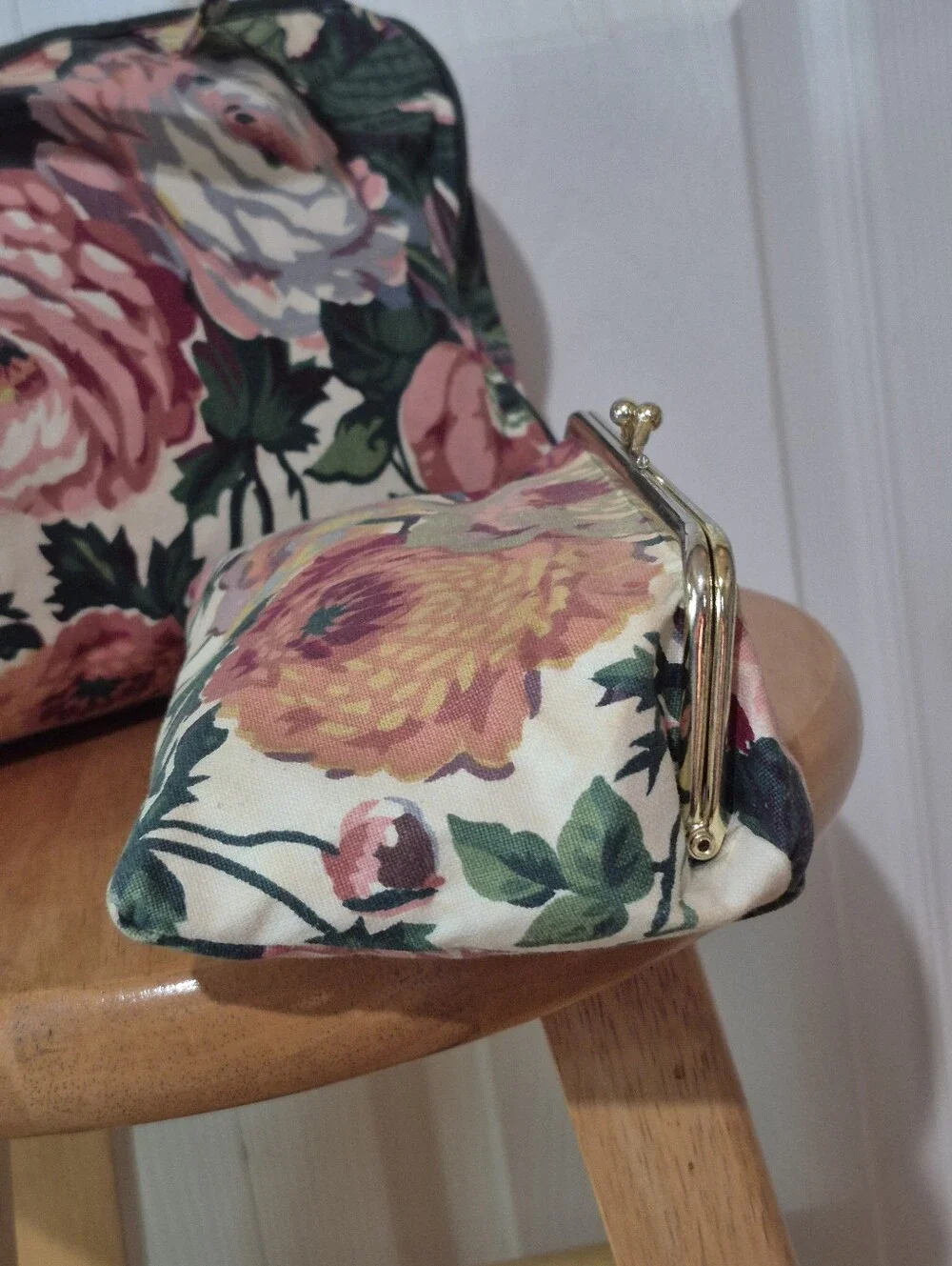 Vintage cosmetics and toiletry floral duffel bag and matching kisslock